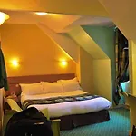 Cathedrale, Hotel 3*