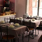 Cathedrale, Hotel