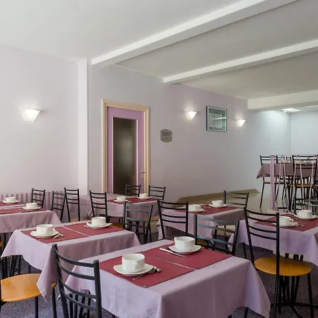 Hotel The Originals City, Cathedrale, Lisieux