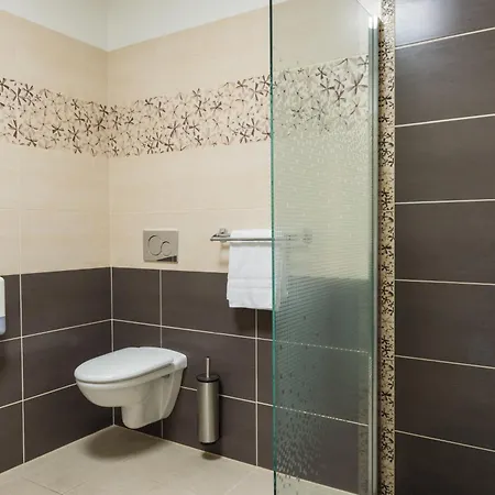 The Originals City, Cathédrale, 3* Lisieux