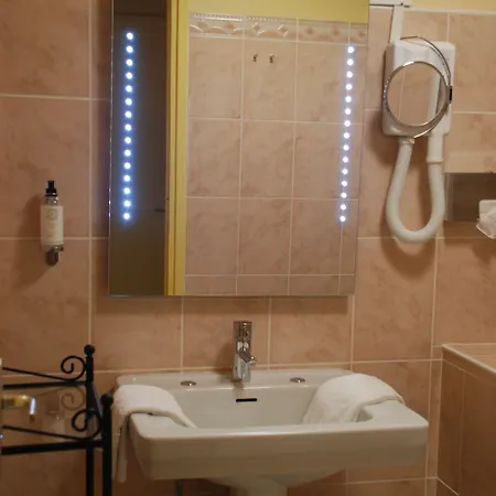 The Originals City, Cathedrale, Hotel Lisieux