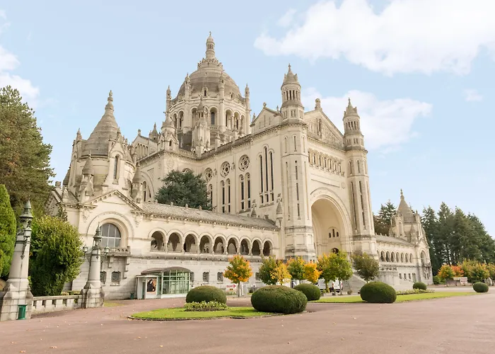 The Originals City, Cathédrale, Hotel Lisieux