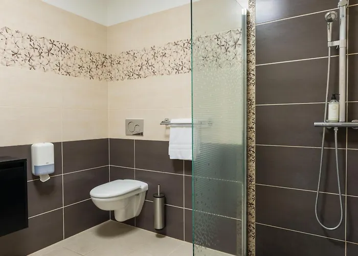 The Originals City, Cathédrale, 3* Lisieux