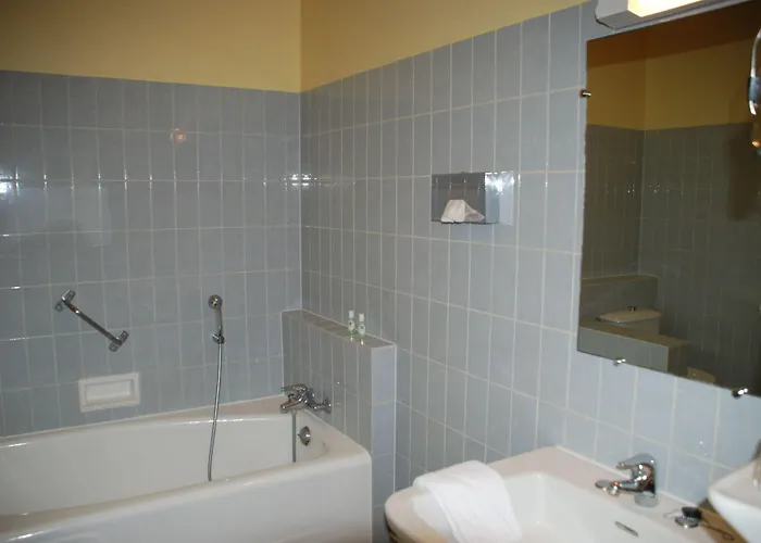 Otel The Originals City, Cathedrale, Lisieux