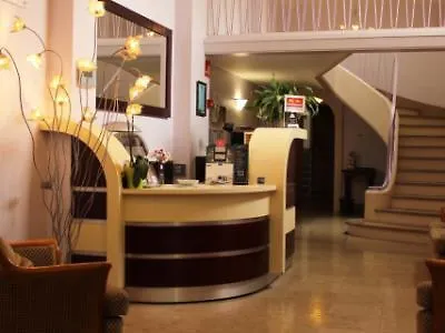 Hotel The Originals City, Cathédrale,