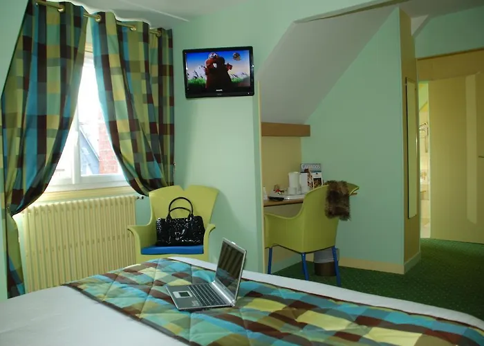 The Originals City, Cathedrale, Otel